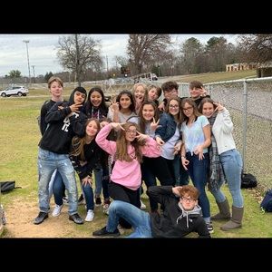 Meet your Posher, Danielle💜